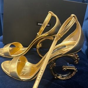 Dolce & Gabana womens D&G sculpted high heels, in the color light gold, size 39.
